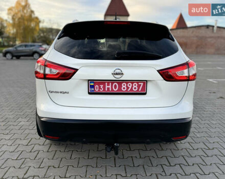Белый Ниссан Кашкай, объемом двигателя 1.5 л и пробегом 179 тыс. км за 16900 $, фото 6 на Automoto.ua