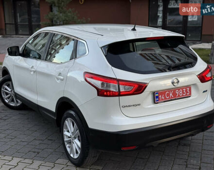 Белый Ниссан Кашкай, объемом двигателя 1.5 л и пробегом 198 тыс. км за 13899 $, фото 29 на Automoto.ua