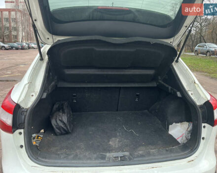 Белый Ниссан Кашкай, объемом двигателя 2 л и пробегом 240 тыс. км за 13000 $, фото 12 на Automoto.ua