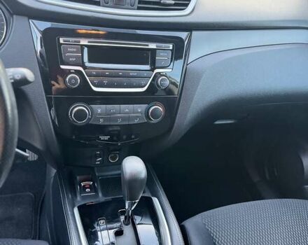 Белый Ниссан Кашкай, объемом двигателя 1.2 л и пробегом 87 тыс. км за 15500 $, фото 6 на Automoto.ua