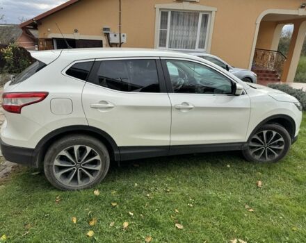 Белый Ниссан Кашкай, объемом двигателя 1.5 л и пробегом 110 тыс. км за 15800 $, фото 2 на Automoto.ua