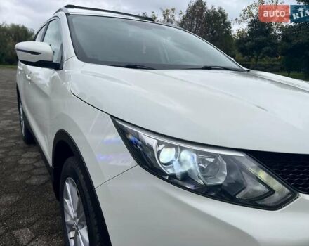 Белый Ниссан Кашкай, объемом двигателя 1.6 л и пробегом 87 тыс. км за 15500 $, фото 11 на Automoto.ua