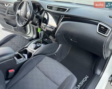 Білий Ніссан Кашкай, об'ємом двигуна 1.2 л та пробігом 128 тис. км за 12990 $, фото 30 на Automoto.ua