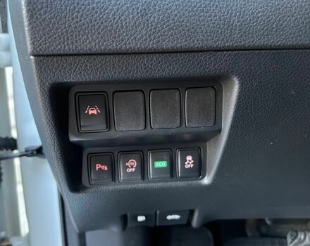 Белый Ниссан Кашкай, объемом двигателя 1.6 л и пробегом 136 тыс. км за 19000 $, фото 7 на Automoto.ua