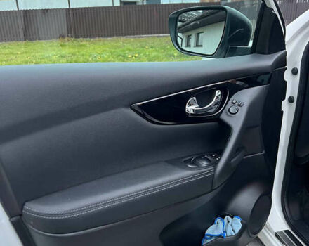 Білий Ніссан Кашкай, об'ємом двигуна 1.6 л та пробігом 136 тис. км за 17000 $, фото 11 на Automoto.ua