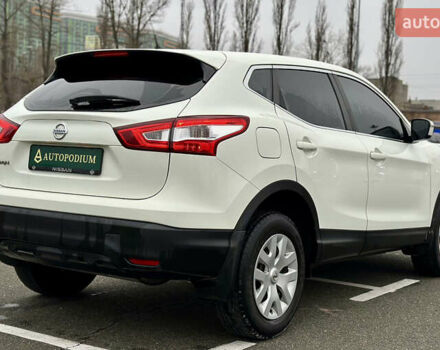 Білий Ніссан Кашкай, об'ємом двигуна 1.2 л та пробігом 56 тис. км за 14777 $, фото 8 на Automoto.ua