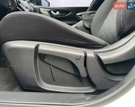 Білий Ніссан Кашкай, об'ємом двигуна 1.6 л та пробігом 216 тис. км за 16990 $, фото 19 на Automoto.ua