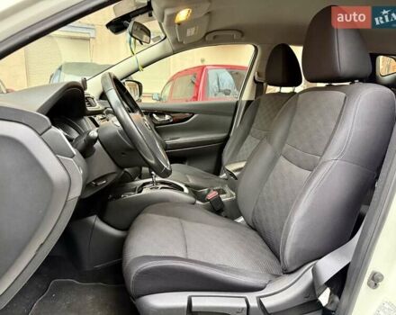 Білий Ніссан Кашкай, об'ємом двигуна 1.2 л та пробігом 85 тис. км за 15800 $, фото 7 на Automoto.ua