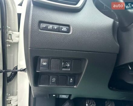 Белый Ниссан Кашкай, объемом двигателя 1.5 л и пробегом 275 тыс. км за 16700 $, фото 10 на Automoto.ua