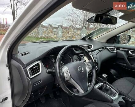Белый Ниссан Кашкай, объемом двигателя 1.46 л и пробегом 178 тыс. км за 13500 $, фото 6 на Automoto.ua