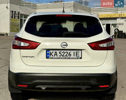 Белый Ниссан Кашкай, объемом двигателя 1.2 л и пробегом 150 тыс. км за 11700 $, фото 7 на Automoto.ua