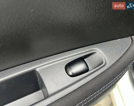 Білий Ніссан Кашкай, об'ємом двигуна 1.6 л та пробігом 216 тис. км за 16990 $, фото 34 на Automoto.ua