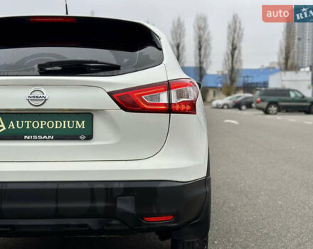 Білий Ніссан Кашкай, об'ємом двигуна 1.2 л та пробігом 56 тис. км за 14777 $, фото 11 на Automoto.ua