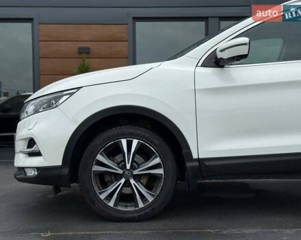 Білий Ніссан Кашкай, об'ємом двигуна 1.6 л та пробігом 114 тис. км за 20897 $, фото 6 на Automoto.ua