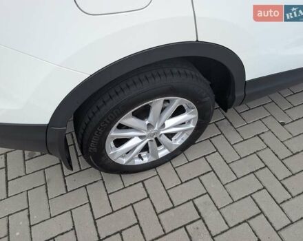 Белый Ниссан Кашкай, объемом двигателя 1.6 л и пробегом 132 тыс. км за 16500 $, фото 28 на Automoto.ua