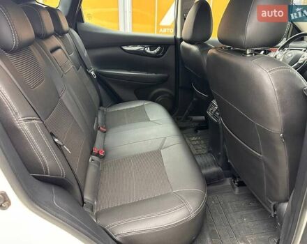 Білий Ніссан Кашкай, об'ємом двигуна 1.6 л та пробігом 160 тис. км за 15900 $, фото 13 на Automoto.ua