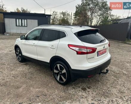 Белый Ниссан Кашкай, объемом двигателя 1.5 л и пробегом 275 тыс. км за 16700 $, фото 7 на Automoto.ua