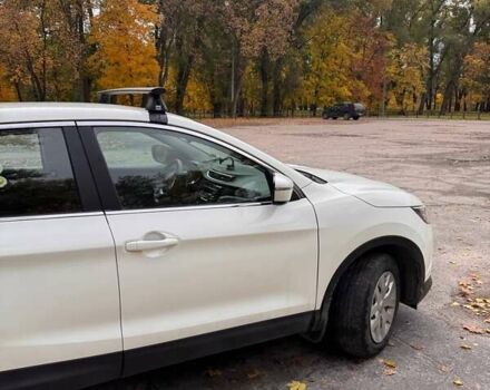 Белый Ниссан Кашкай, объемом двигателя 2 л и пробегом 76 тыс. км за 14500 $, фото 10 на Automoto.ua