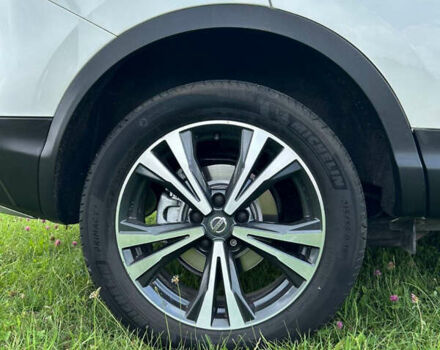 Белый Ниссан Кашкай, объемом двигателя 1.6 л и пробегом 123 тыс. км за 18200 $, фото 12 на Automoto.ua