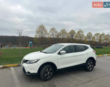 Білий Ніссан Кашкай, об'ємом двигуна 1.2 л та пробігом 71 тис. км за 14700 $, фото 5 на Automoto.ua