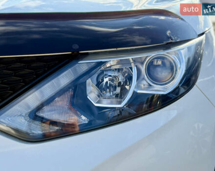 Белый Ниссан Кашкай, объемом двигателя 1.2 л и пробегом 150 тыс. км за 11700 $, фото 26 на Automoto.ua