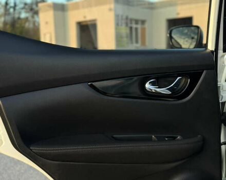 Белый Ниссан Кашкай, объемом двигателя 1.2 л и пробегом 150 тыс. км за 11700 $, фото 19 на Automoto.ua