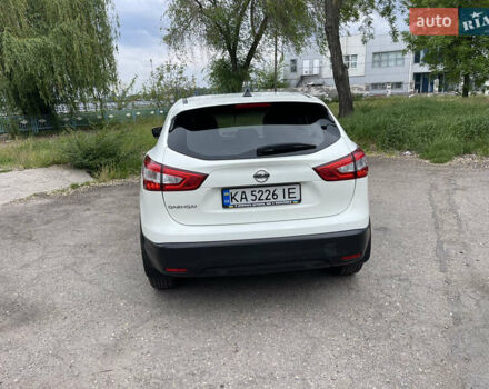 Белый Ниссан Кашкай, объемом двигателя 1.2 л и пробегом 150 тыс. км за 11999 $, фото 6 на Automoto.ua