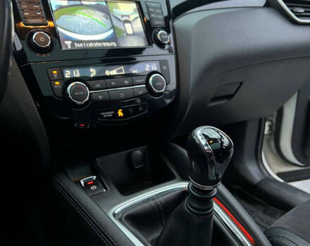 Білий Ніссан Кашкай, об'ємом двигуна 1.6 л та пробігом 136 тис. км за 17000 $, фото 12 на Automoto.ua