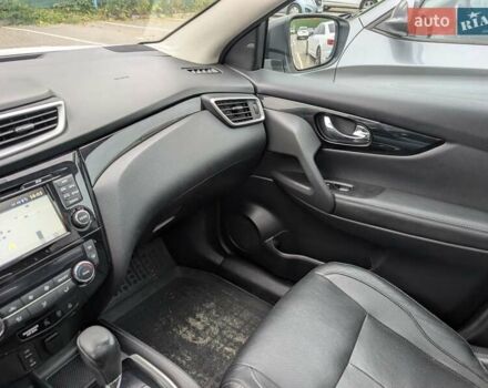 Белый Ниссан Кашкай, объемом двигателя 1.6 л и пробегом 132 тыс. км за 16500 $, фото 45 на Automoto.ua