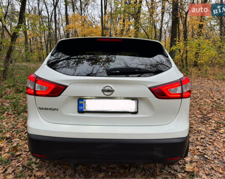 Білий Ніссан Кашкай, об'ємом двигуна 1.6 л та пробігом 137 тис. км за 14900 $, фото 9 на Automoto.ua
