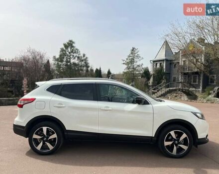 Белый Ниссан Кашкай, объемом двигателя 1.46 л и пробегом 178 тыс. км за 13500 $, фото 2 на Automoto.ua