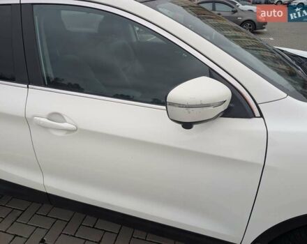 Белый Ниссан Кашкай, объемом двигателя 1.6 л и пробегом 132 тыс. км за 16500 $, фото 30 на Automoto.ua