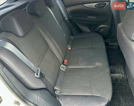 Білий Ніссан Кашкай, об'ємом двигуна 1.2 л та пробігом 56 тис. км за 14777 $, фото 32 на Automoto.ua