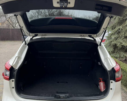 Белый Ниссан Кашкай, объемом двигателя 1.6 л и пробегом 147 тыс. км за 18900 $, фото 10 на Automoto.ua