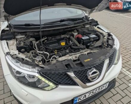 Белый Ниссан Кашкай, объемом двигателя 1.6 л и пробегом 132 тыс. км за 16500 $, фото 35 на Automoto.ua