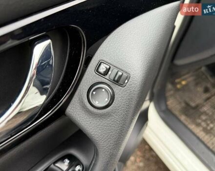 Белый Ниссан Кашкай, объемом двигателя 1.2 л и пробегом 158 тыс. км за 14990 $, фото 13 на Automoto.ua