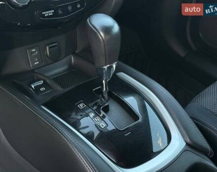 Белый Ниссан Кашкай, объемом двигателя 2 л и пробегом 187 тыс. км за 16500 $, фото 28 на Automoto.ua