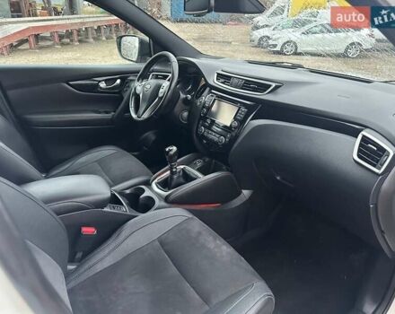 Белый Ниссан Кашкай, объемом двигателя 1.5 л и пробегом 275 тыс. км за 16700 $, фото 21 на Automoto.ua