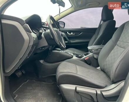 Білий Ніссан Кашкай, об'ємом двигуна 1.6 л та пробігом 216 тис. км за 16990 $, фото 18 на Automoto.ua