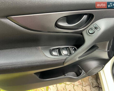 Білий Ніссан Кашкай, об'ємом двигуна 1.2 л та пробігом 71 тис. км за 14700 $, фото 12 на Automoto.ua