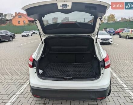 Белый Ниссан Кашкай, объемом двигателя 1.6 л и пробегом 132 тыс. км за 16500 $, фото 33 на Automoto.ua