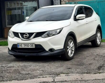 Белый Ниссан Кашкай, объемом двигателя 1.2 л и пробегом 171 тыс. км за 15000 $, фото 4 на Automoto.ua