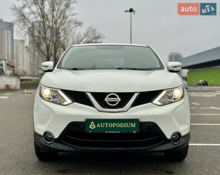 Білий Ніссан Кашкай, об'ємом двигуна 1.2 л та пробігом 56 тис. км за 14777 $, фото 2 на Automoto.ua