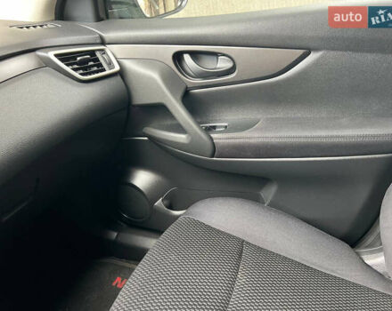 Білий Ніссан Кашкай, об'ємом двигуна 1.2 л та пробігом 71 тис. км за 14700 $, фото 14 на Automoto.ua