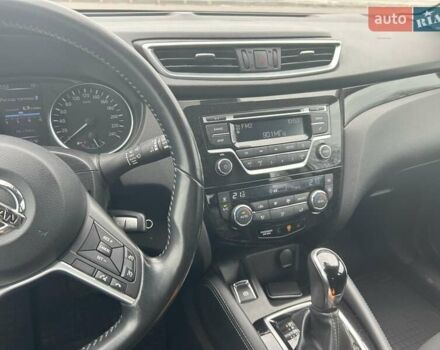 Белый Ниссан Кашкай, объемом двигателя 1.2 л и пробегом 76 тыс. км за 16100 $, фото 2 на Automoto.ua
