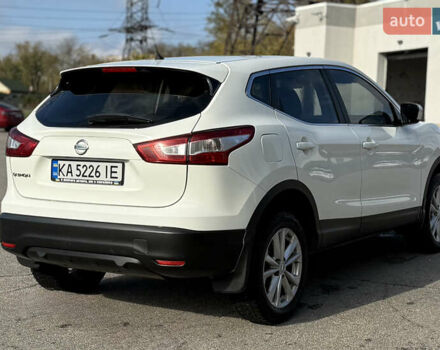 Белый Ниссан Кашкай, объемом двигателя 1.2 л и пробегом 150 тыс. км за 11700 $, фото 6 на Automoto.ua