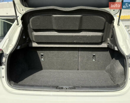 Белый Ниссан Кашкай, объемом двигателя 1.2 л и пробегом 150 тыс. км за 11700 $, фото 24 на Automoto.ua