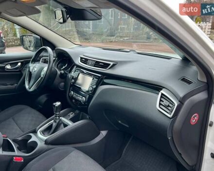 Белый Ниссан Кашкай, объемом двигателя 1.46 л и пробегом 178 тыс. км за 13500 $, фото 7 на Automoto.ua