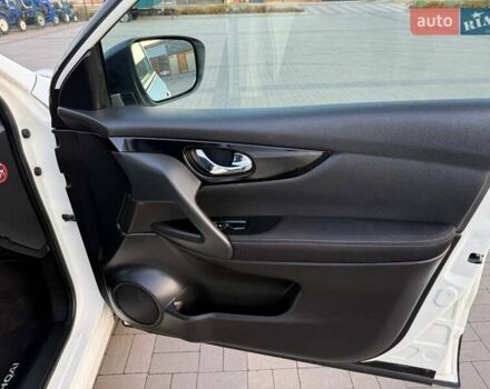 Белый Ниссан Кашкай, объемом двигателя 1.5 л и пробегом 213 тыс. км за 15900 $, фото 17 на Automoto.ua