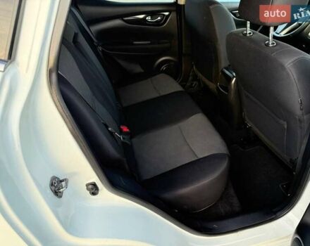 Белый Ниссан Кашкай, объемом двигателя 1.5 л и пробегом 213 тыс. км за 15900 $, фото 18 на Automoto.ua